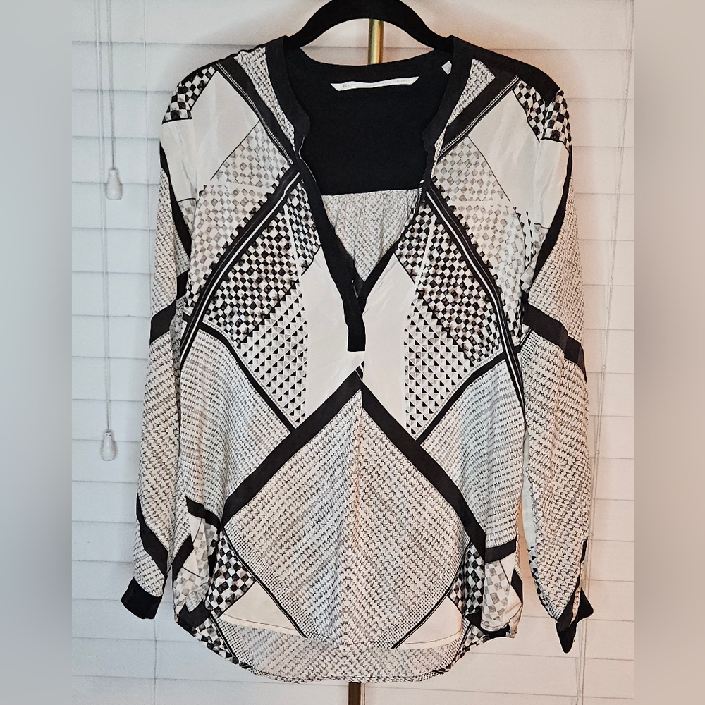 Twelfth Street by Cynthia Vincent Silk Geometric Abstract Blouse